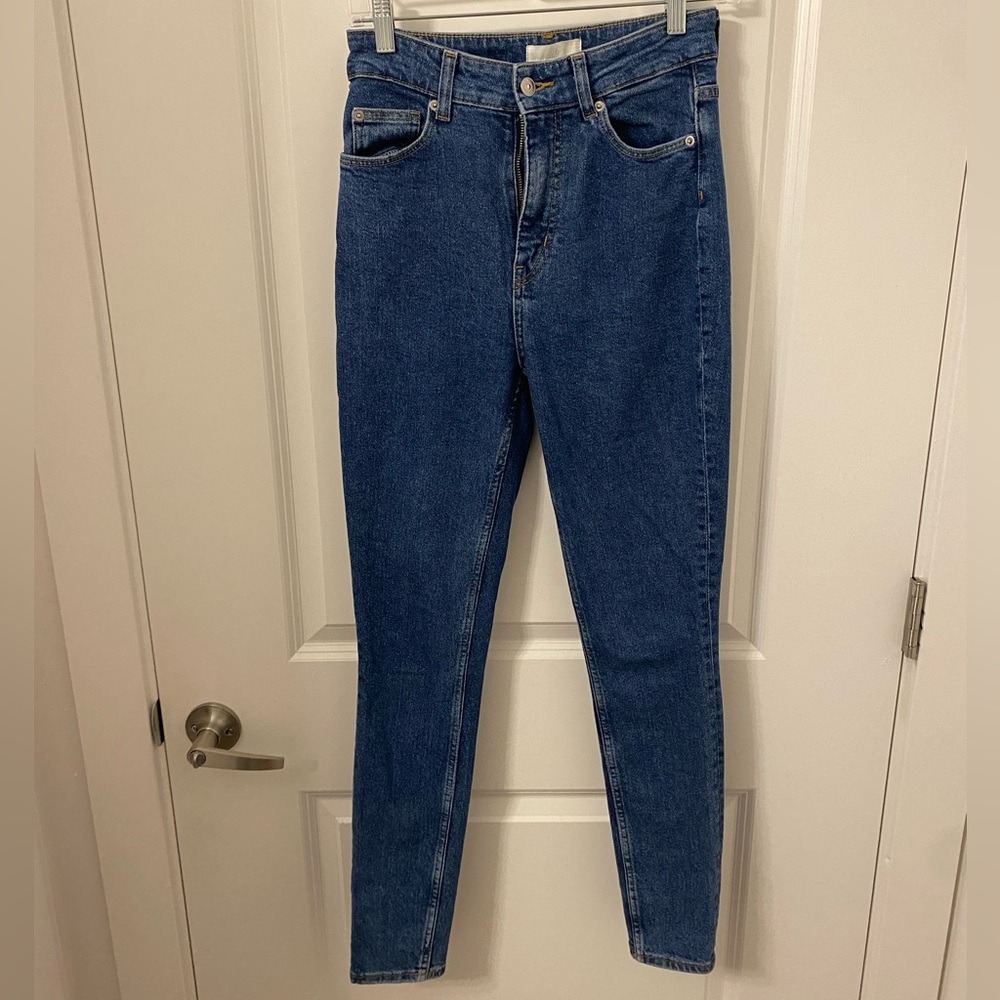 H&M Skinny jeans Size 6 in navy blue.
